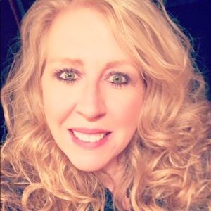 Meet your Posher, Lorraine